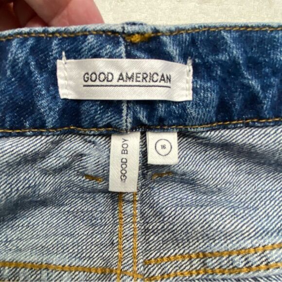 GOOD AMERICAN BOOD BOY FRAYED HEM BOYFRIEND JEANS - Picture 8 of 9